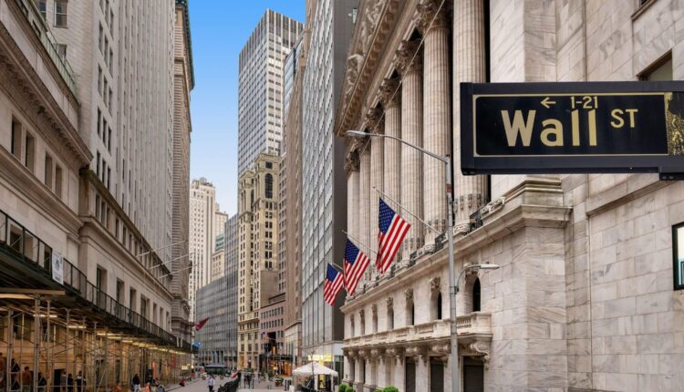 Major Stock Indexes Break Winning Streak Amid Rising Treasury Yields and Bitcoin Rally